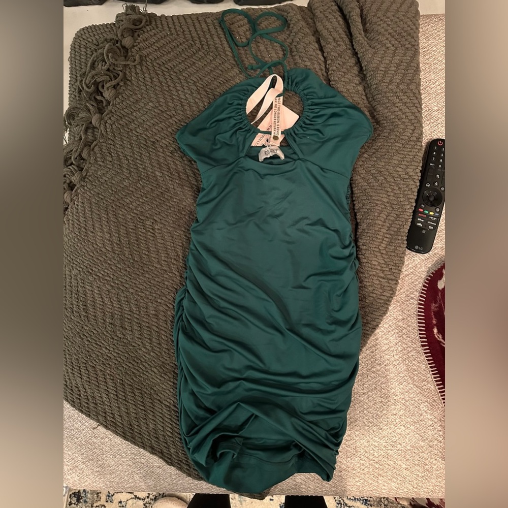 Oh Polly keyhole halter dress